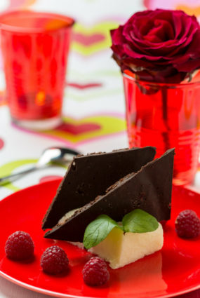 Bumbieru panna cotta ar rupjmaizes šokolādi