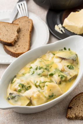 Siļķe divās dažādās mērcēs – sinepju un karija