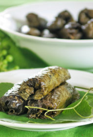Vīnogu lapu tīteņi – Dolmas