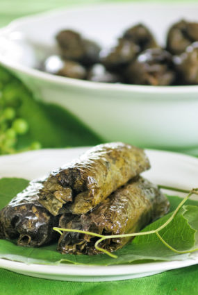 Vīnogu lapu tīteņi – Dolmas