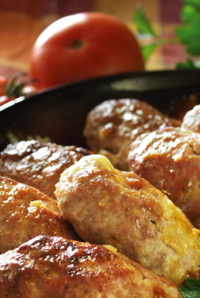 Maltās gaļas kukulīši ar banāniem un sieru