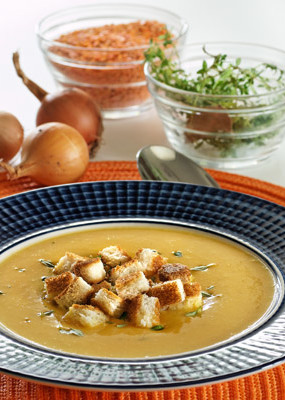 Veģetārā sarkano lēcu zupa