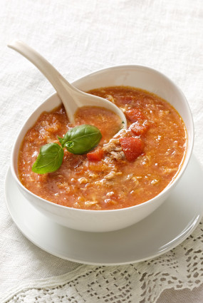 Zupa – vistu dumpis tomātos ar mazo, zaļo, garšīgo