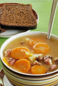 Šķelto zirnīšu gaļas zupa