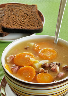 Šķelto zirnīšu gaļas zupa