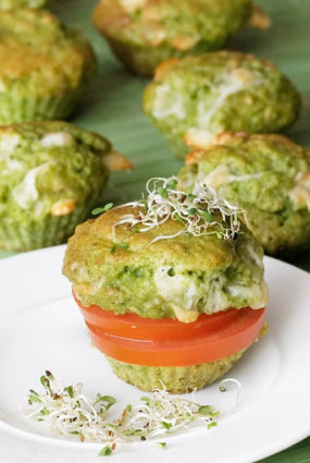 Sāļie spinātu mafini ar mocarellas sieru