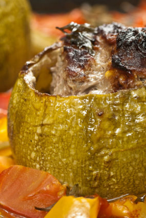 Ar austrumu noslēpumu pildīti cukini podiņi