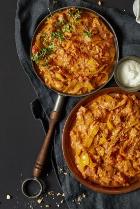 Cepti kāposti ar tomātiem