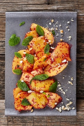 Mango salāti ar hibisku tēju