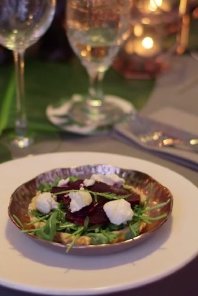 Salāti siera mīklas groziņā