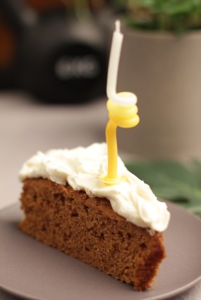 Saldo kartupeļu kūka ar karameles lauskām