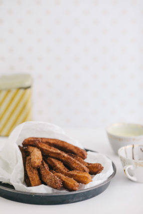 Churros ar šokolādes mērcēm