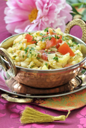 Kartupeļu salāti ar riekstiem un mango mērci