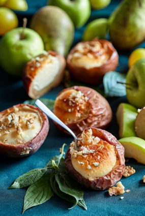 Pildīto ābolu siera kūkas