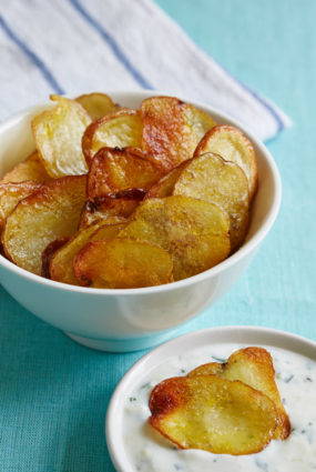 Mājās gatavoti kartupeļu čipsi