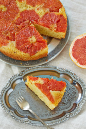 Apmestā greipfrūtu kūka