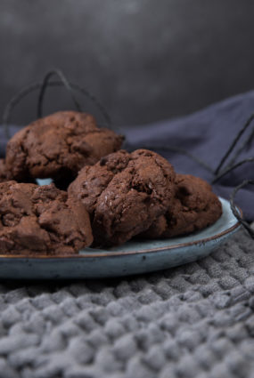 Šokolādes cepumi ar šokolādes gabaliņiem