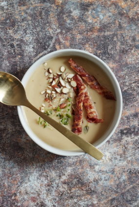 Pastinaku biezzupa ar bekona kraukšķiem pusdienās