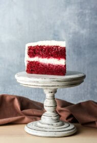 Red Velvet jeb sarkanā samta kūka