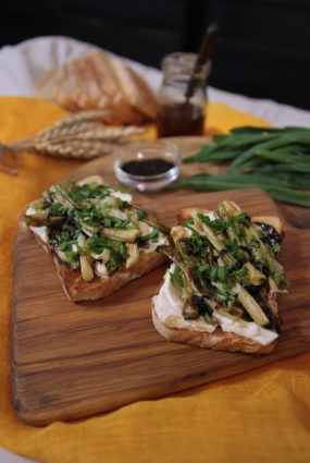 Auzu ierauga tostermaize ar trīs veidu lokiem