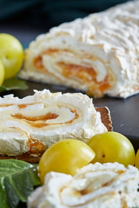 Bezē rulete ar dzelteno plūmīšu pildījumu