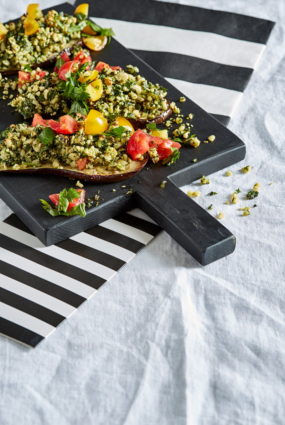 Baklažāna šķēlītes ar zaļumu pesto