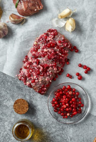 Brūkleņu un ķiploku rostbifs