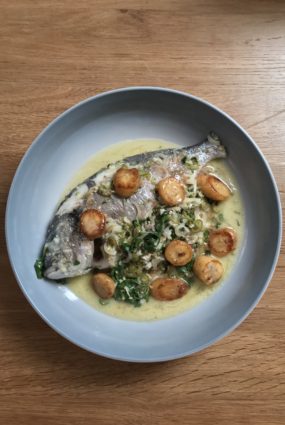 15 minūšu jūras karūsa Taizemes kokosriekstu piena mērcē