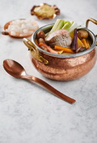 Boeuf à la ficelle jeb buljonzupa ar vārītu liellopu gaļu un kastaņiem