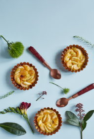 Ziemas augļu sacepums ar Sabayon mērci