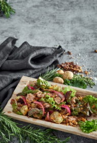 Mencu aknu un ceptu kartupeļu salāti