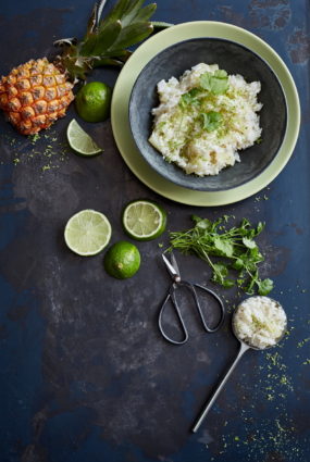 Jasmīnu rīsi ar kokosriekstu pienu un ananasu