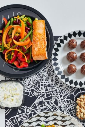 Uzturvielām bagātīgas vakariņas – lasis ar dārzeņiem