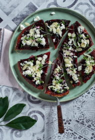BIEŠU TARTE TATIN AR KRESĒM UN FETAS SIERU