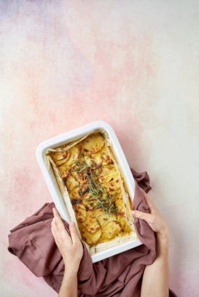 Jauno kartupeļu sacepums ar timiānu