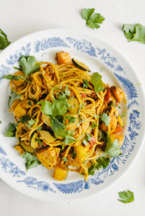 Karija mērce ar spageti