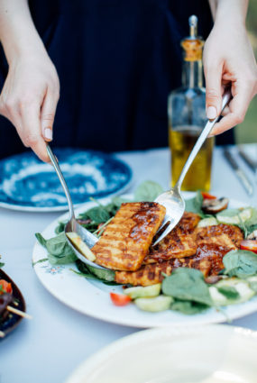 Tofu “steiks” zemesriekstu sviesta marinādē