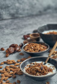 Riekstu medus granola
