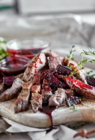 LIMOUSINE RIB EYE STEIKS AR SARKANVĪNA MĒRCI