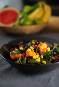 Biešu salāti ar mango un lēcām