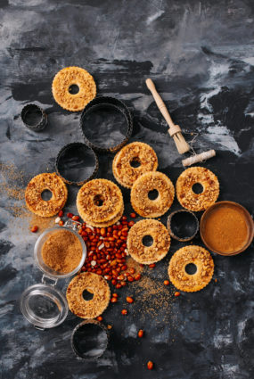 Zemesriekstu un kanēļa gredzeni