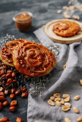 Karameļu maizītes ar riekstiem