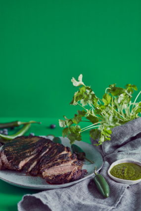 BIO LIELLOPU GAĻAS ANTREKOTS AR KINZAS UN HALAPENJO MĒRCI