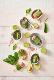 Skābeņu saldējums baltās šokolādes glazūrā