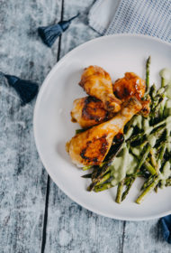Vistas stilbiņi, grilēti sparģeļi, diļļu un jogurta mērce