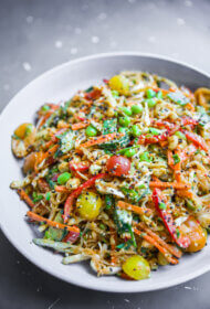 Taizemes nūdeļu salāti