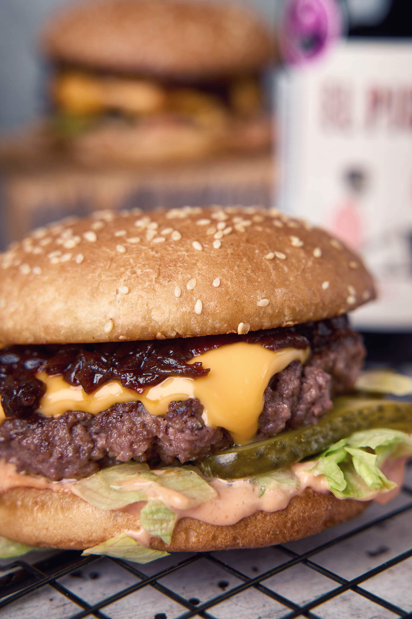 BRIEŽA GAĻAS BURGERS AR ČEDARAS SIERU