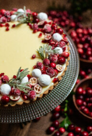 Dzērveņu un baltās šokolādes tarte