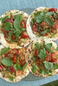 Grilētu tīģergarneļu tako ar avokado – kokosriekstu biezeni