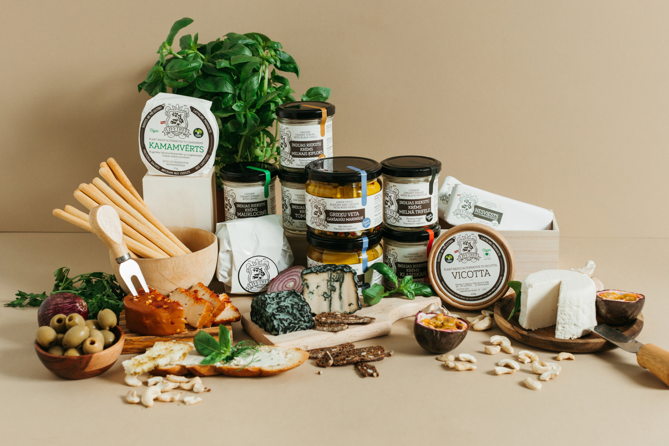 LifeTree Cheese – siers, kas der vegāniem, bet garšo visiem